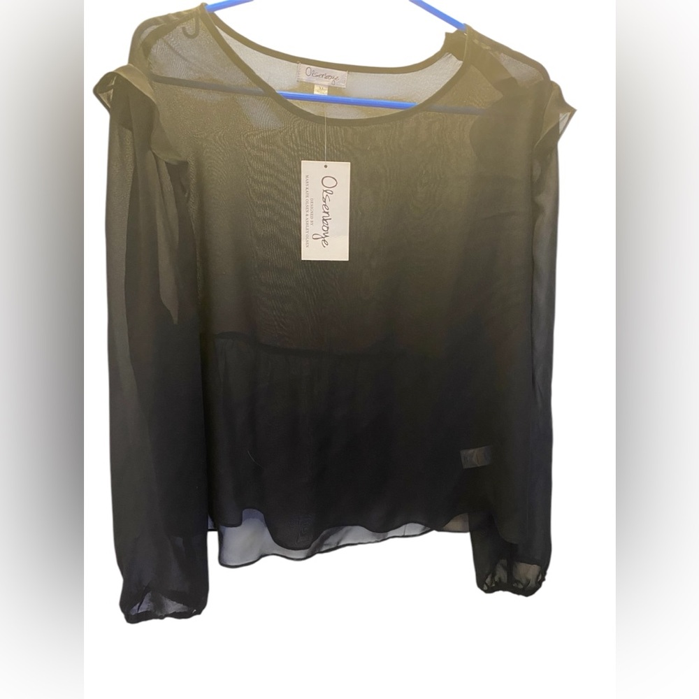 Olsenboye sheer black top